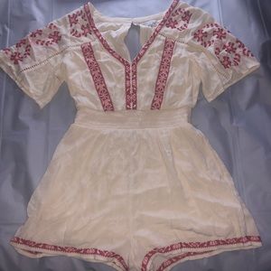 American Eagle Embroidered White and Red Women's Romper Size Medium